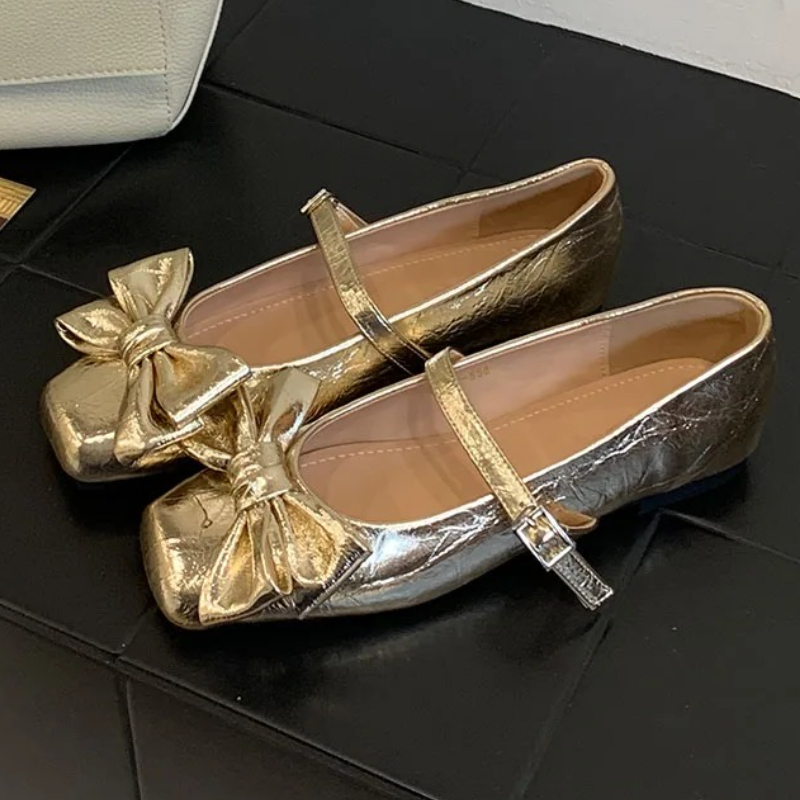 Sevimli Fiyonklu Kare Burunlu  - Women Shoes Brand incelemesi ve fiyatı