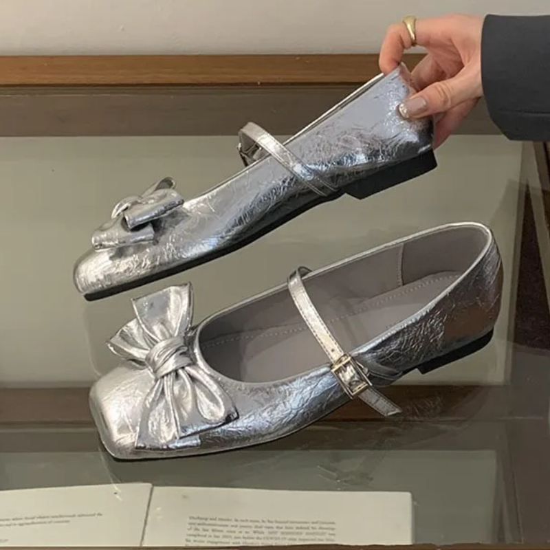 Sevimli Fiyonklu Kare Burunlu  - Women Shoes Brand incelemesi ve fiyatı